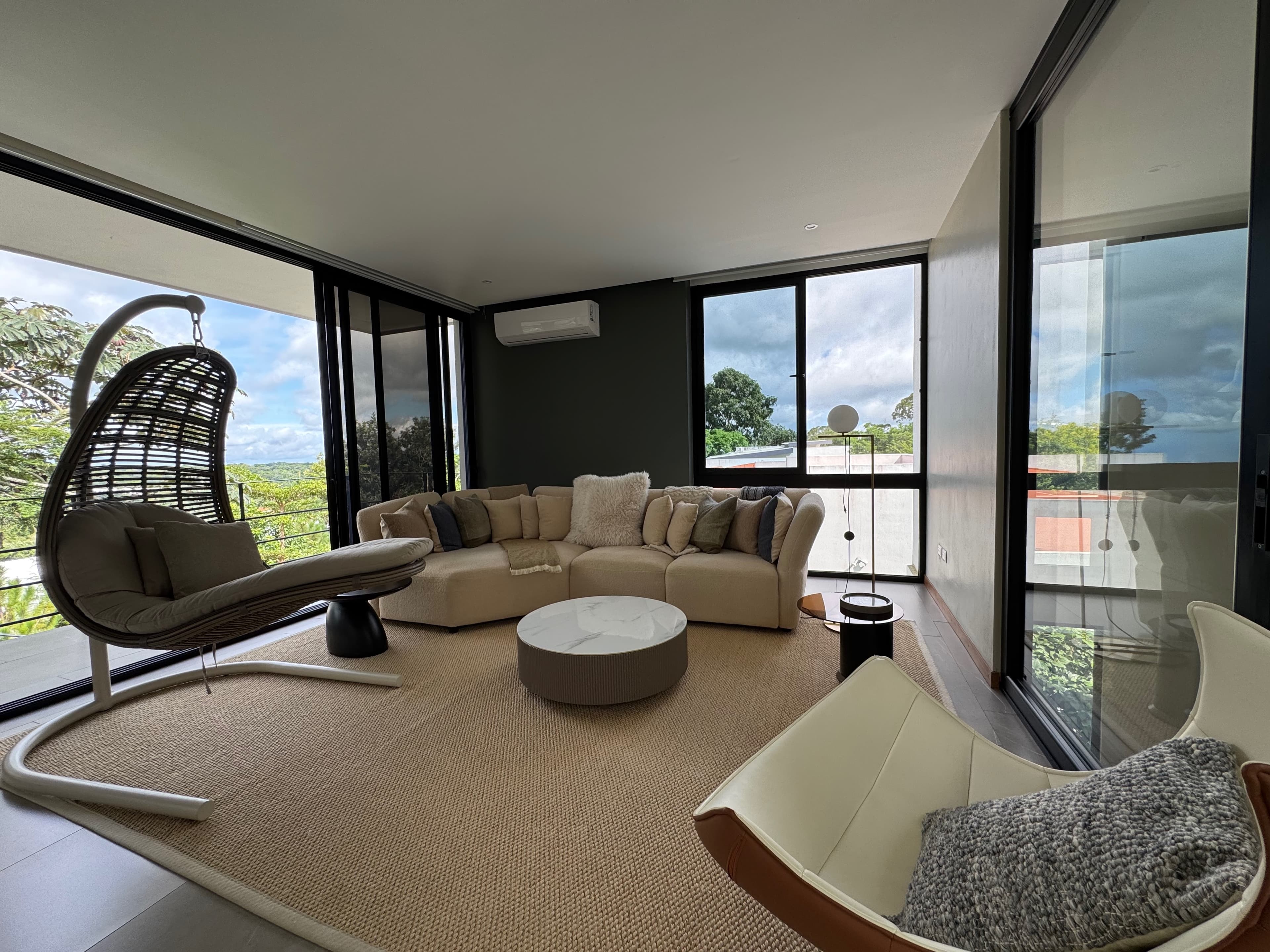 n3LivingRoomUp2.jpeg