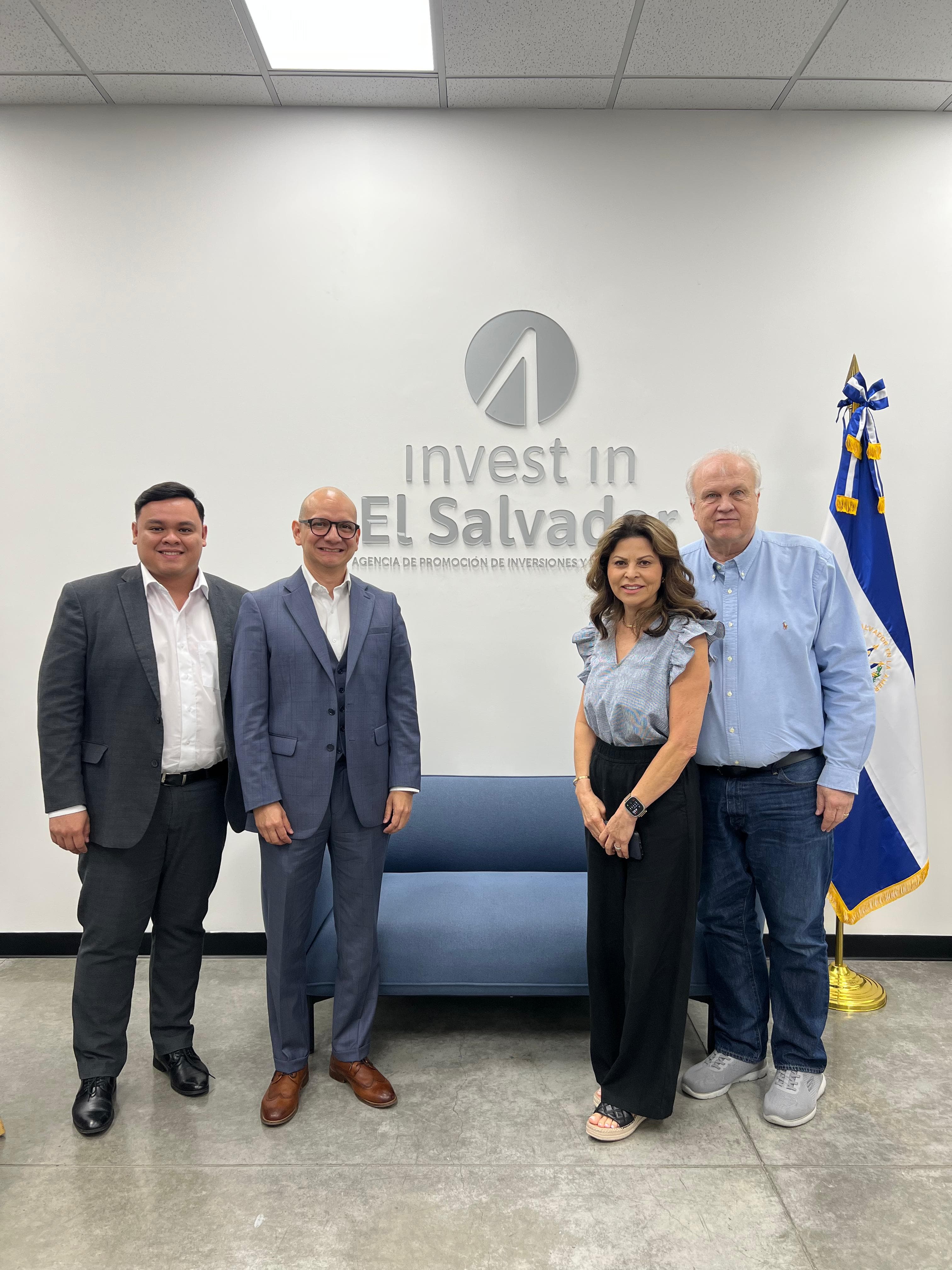 Invest in El Salvador promotional image